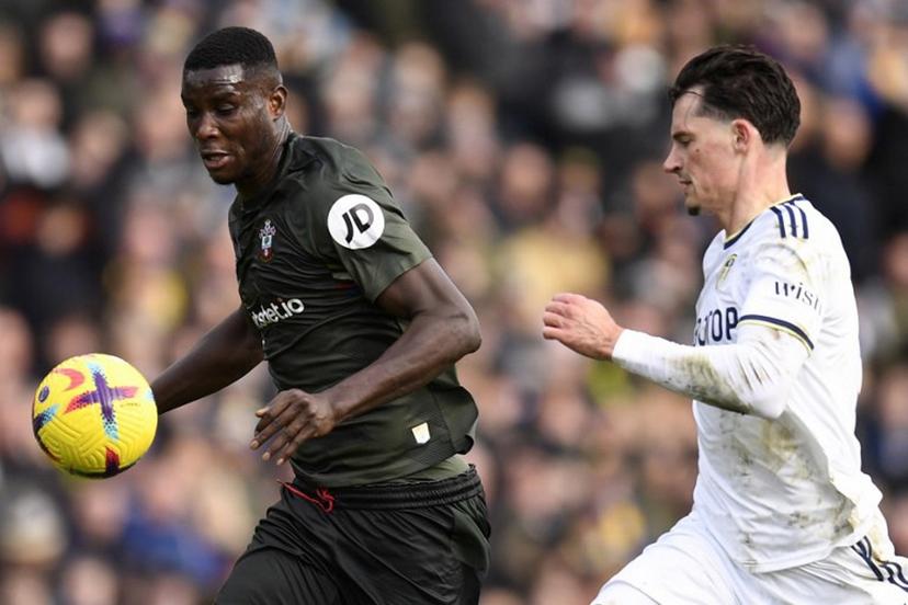 Leeds United's German defender Robin Koch (R) vies with Southampton's Nigerian striker Paul Onuachu during the English Premier League football match between Leeds United and Southampton at Elland Road in Leeds, northern England on February 25, 2023.  Oli SCARFF / AFP