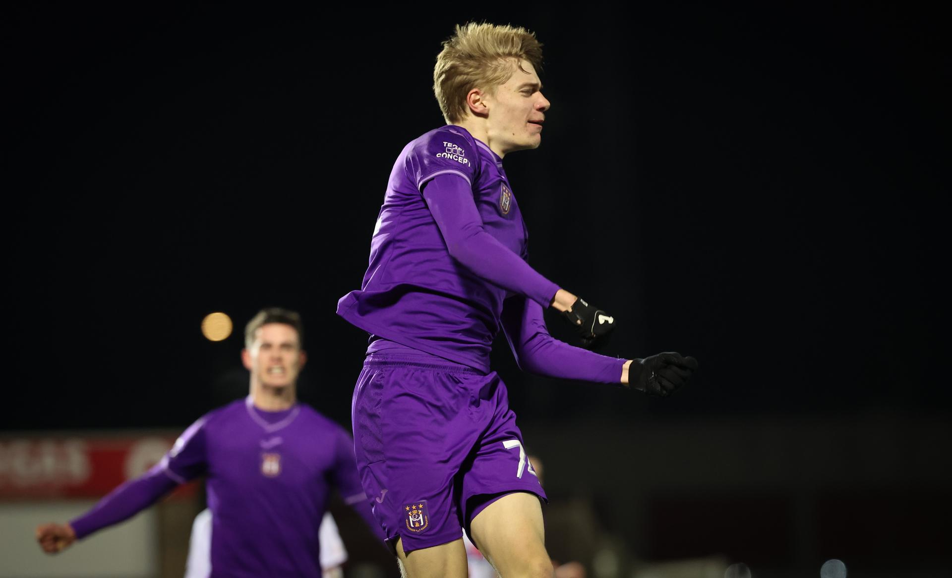 RSCA Futures' Nathan De Cat celebrates after scoring during a soccer match between RSCA Futures and RFC Liege, in Deinze, on day 24 of the 2024-2025 'Challenger Pro League' 1B second division of the Belgian championship, Saturday 01 March 2025. BELGA PHOTO VIRGINIE LEFOUR