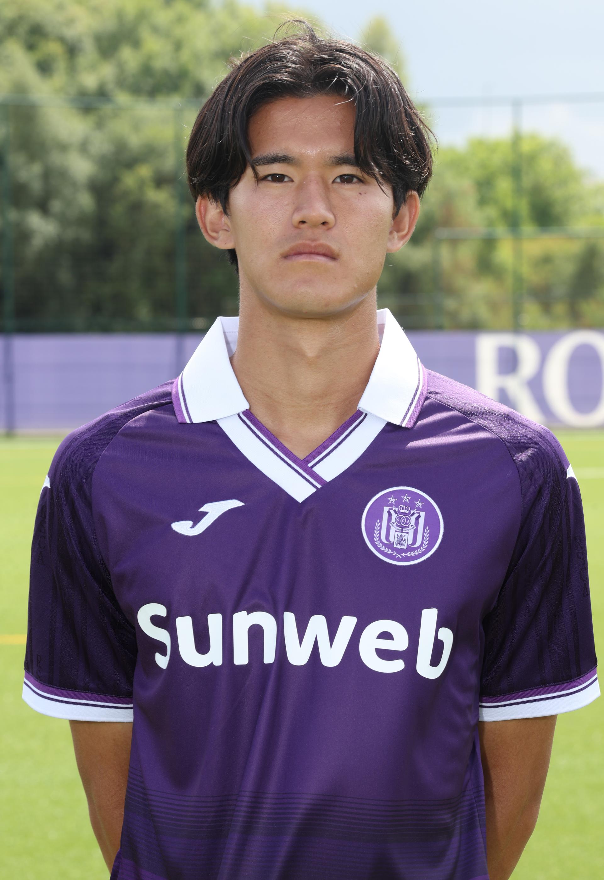 Anderlecht's Keisuke Goto poses for a portrait picture at the 2025-2026 season photoshoot of Belgian Jupiler Pro League team RSC Anderlecht, Tuesday 22 July 2025 in Brussels. BELGA PHOTO VIRGINIE LEFOUR