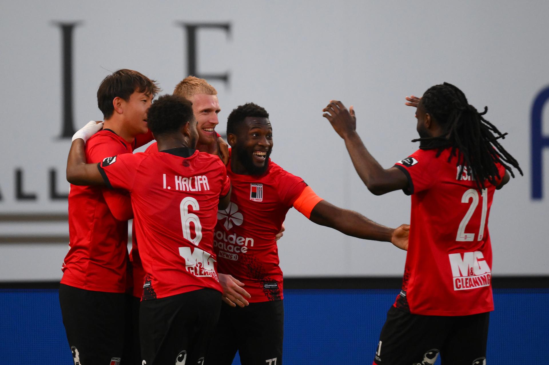 Rwdm's Gaetan Robail celebrates during a soccer match between RWD Molenbeek and KSC Lokeren-Temse, Sunday 27 April 2025 in Brussels, a semi-final second leg game in the Promotion Play-off of the 2024-2025 'Challenger Pro League' 1B second division of the Belgian championship. BELGA PHOTO JOHN THYS