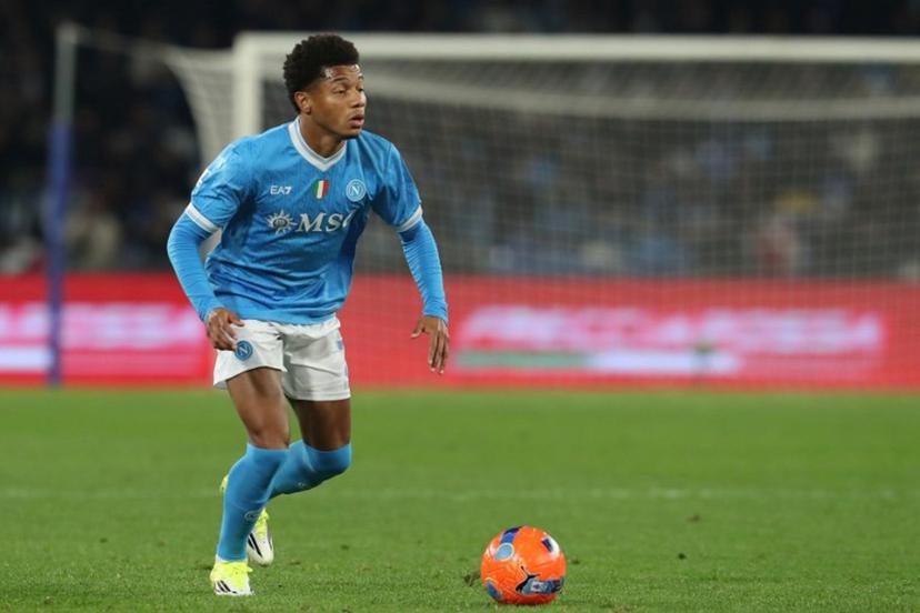 Napoli's Braziian forward #7 David Neres controls the ball during the Italian Serie A football match between Napoli and Parma at the Diego Armando Maradona Stadium in Naples on January 14, 2026.  CARLO HERMANN / AFP