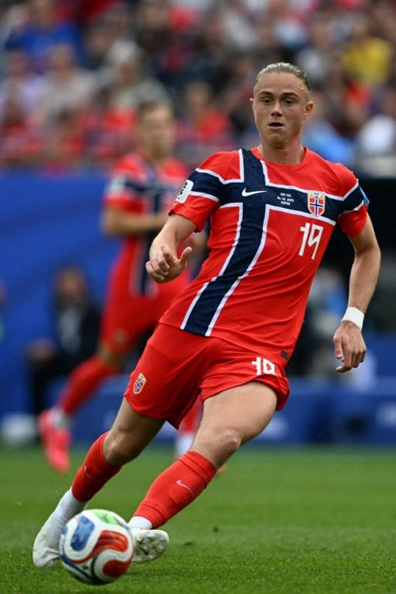Norway's midfielder #19 Thelo Aasgaard controls the ball during the 2026 World Cup Group I football match between Norway and France at the Boston Stadium in Foxborough on June 26, 2026.  MAURO PIMENTEL / AFP