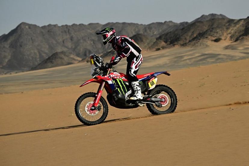 Spanish rider Tosha Schareina competes with a Honda Crf 450 in the Stage 7 of the 48th edition of the Dakar Rally 2026, between Riyadh and Wadi ad-Dawasir, Saudi Arabia, on January 11, 2026.  Giuseppe CACACE / AFP