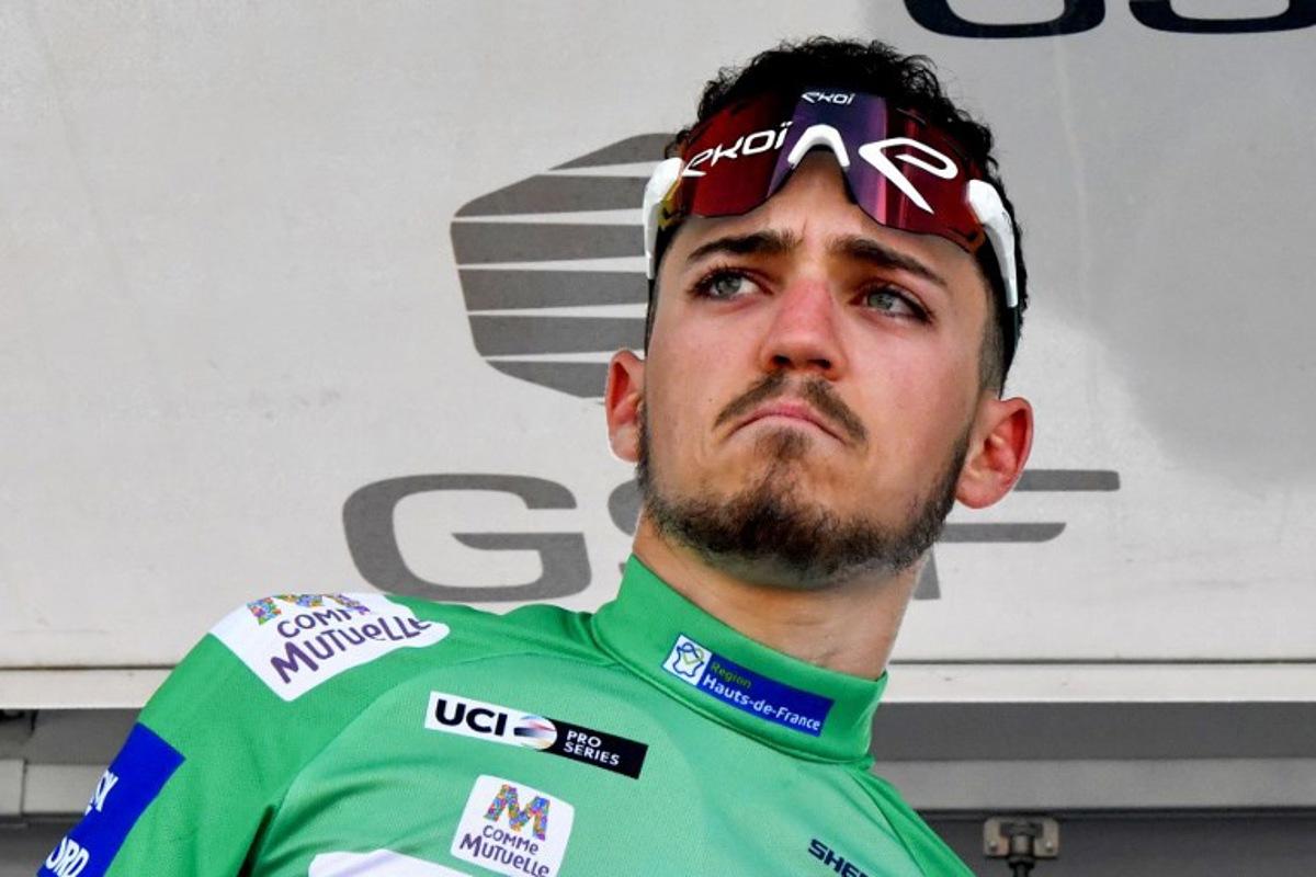 French Jason Tesson of St Michel-Auber93 reacts after loosing the leader pink jersey at the end of the third stage of the "4 jours de Dunkerque" (Four days of Dunkirk) cycling race between Peronne and Mont Saint Eloi, northern France, on May 5, 2022.  FRANCOIS LO PRESTI / AFP