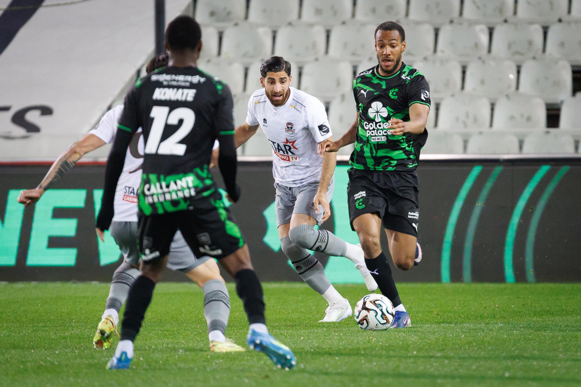 Dender's Alireza Jahanbakhsh and Dender's Malcolm Viltard fight for the ball during a soccer match between Cercle Brugge and FCV Dender EH, Friday 24 April 2026 in Brugge, on day four of the Relegation Play-offs of the 2025-2026 'Jupiler Pro League' first division of the Belgian championship. BELGA PHOTO KURT DESPLENTER