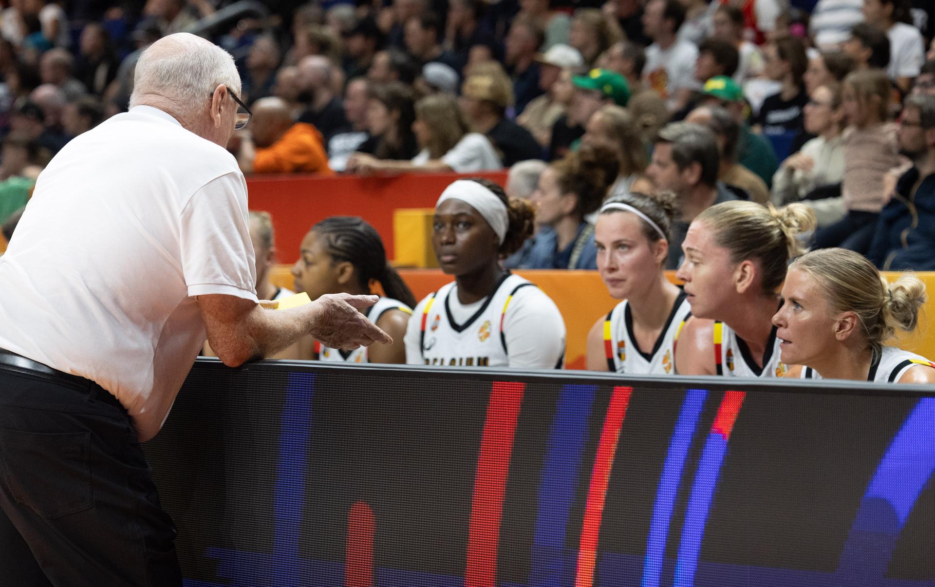 Belgium's head coach Mike Thibault pictured during a basketball game between Germany and Belgium national team Belgian Cats, a quarter final  game at the FIBA Women's Basketball World Cup, on Thursday 10 September 2026, in Berlin, Germany. The FIBA Women's Basketball World Cup takes place in Berlin from 4 to 13 September 2026. BELGA PHOTO VIRGINIE LEFOUR