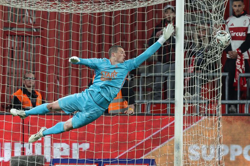 OHL's goalkeeper Tobe Leysen pictured in action during a soccer match between Standard de Liege and Oud-Heverlee Leuven, Friday 08 May 2026 in Liege, on the seventh day of the Europe Play-offs of the 2025-2026 'Jupiler Pro League' first division of the Belgian championship. BELGA PHOTO BRUNO FAHY