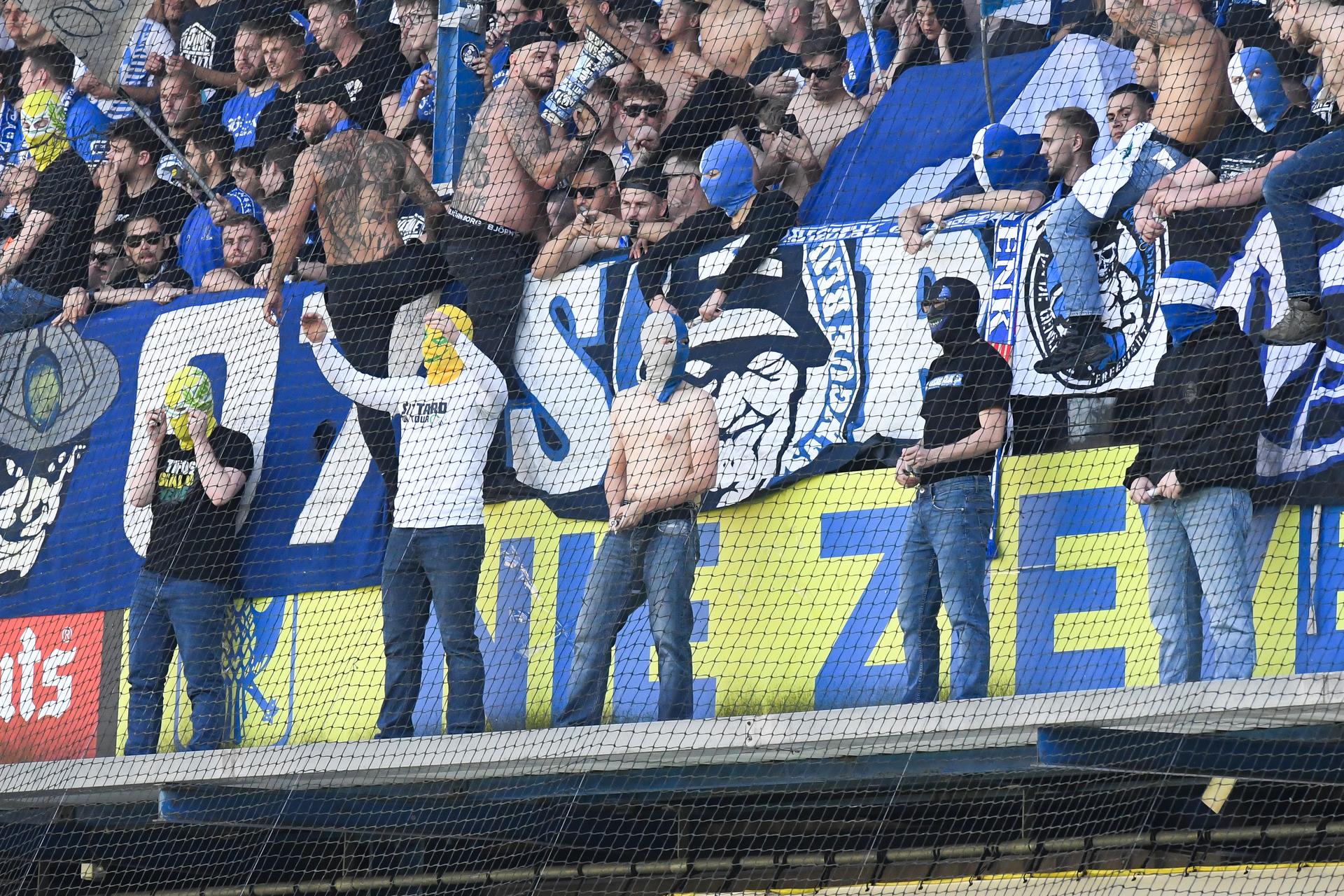 Genk's supporters pictured during a soccer match between Sint-Truidense V.V. and KRC Genk, Sunday 28 September 2025 in Sint-Truiden, on day 9 of the 2025-2026 'Jupiler Pro League' first division of the Belgian championship. BELGA PHOTO JILL DELSAUX