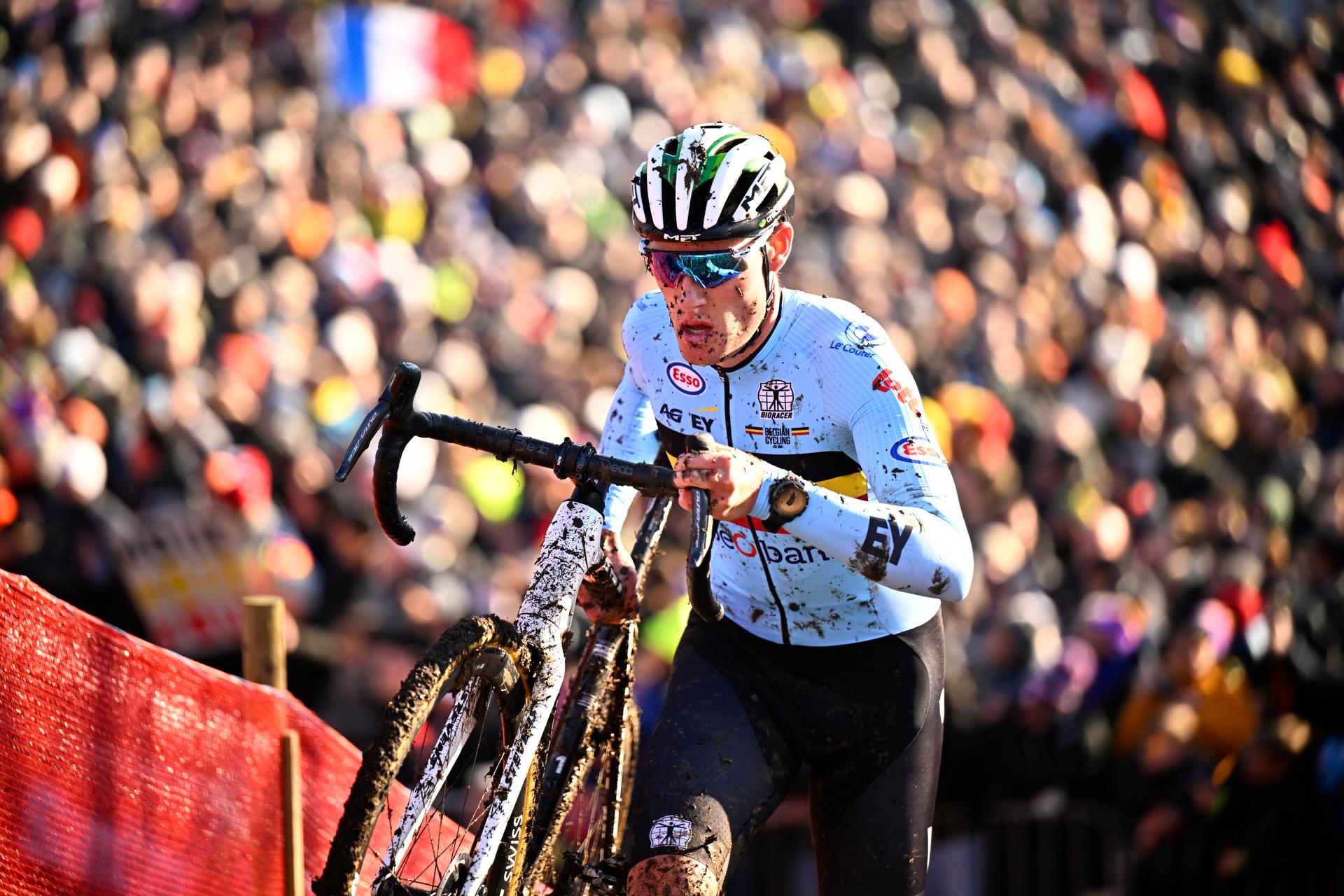 Belgian Joran Wyseure pictured in action during the elite men competition of the UCI cyclocross World Championship, in Lievin, France, Sunday 02 February 2025. The world championships are taking place from 31 January until 02 February. BELGA PHOTO JASPER JACOBS