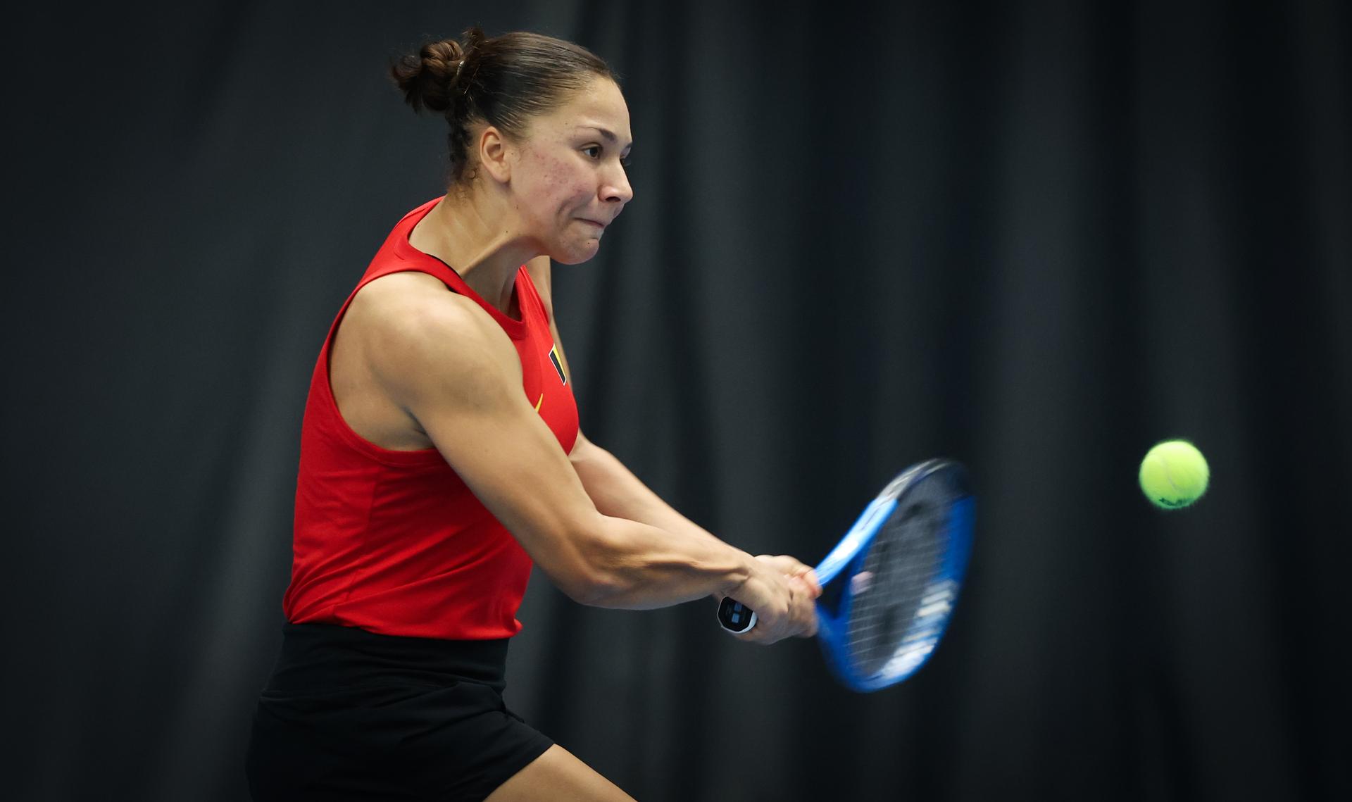 Belgian Sofia Costoulas pictured in action during a tennis match between Belgian Costoulas and Hungarian Toth, in the meeting between Belgium and Hungary in the pool phase of the Europe/Africa Group I of the Billie Jean King Cup tennis, in Vilnius, Lithuania on Wednesday 09 April 2025. PHOTO VIRGINIE LEFOUR PHOTO VIRGINIE LEFOUR