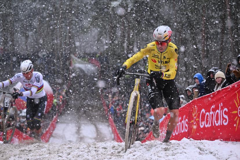 Belgian Wout van Aert pictured in action during the men's elite race of the Zilvermeercross cyclocross cycling event in Mol, stage 5/7 in the Exact Cross competition, on Friday 02 January 2026. BELGA PHOTO LUC CLAESSEN