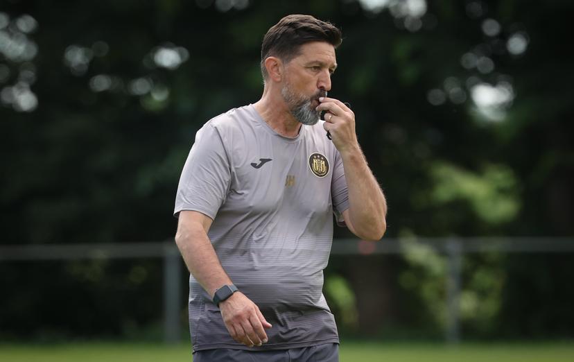 Anderlecht's head coach Besnik Hasi pictured during a training session of Belgian soccer team RSC Anderlecht, during their summer camp in Renesse, the Netherlands on Friday 11 July 2025. The team is preparing for the upcoming 2025-2026 first division season. BELGA PHOTO VIRGINIE LEFOUR