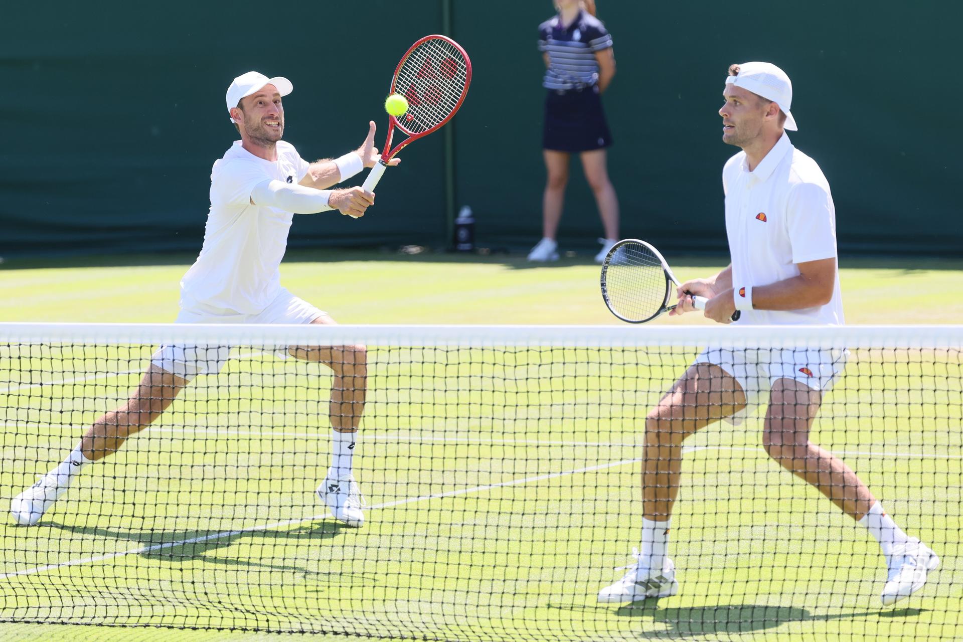 Belgian Sander Gille and Dutch Sem Verbeek pictured at a first round game between Indian-Brazilian pair Balaji-Demoliner and Belgian-Dutch pair Gille-Verbeek in the Men's doubles at the Wimbledon grand slam tennis tournament in London, Britain, Thursday 02 July 2026.  BELGA PHOTO BENOIT DOPPAGNE