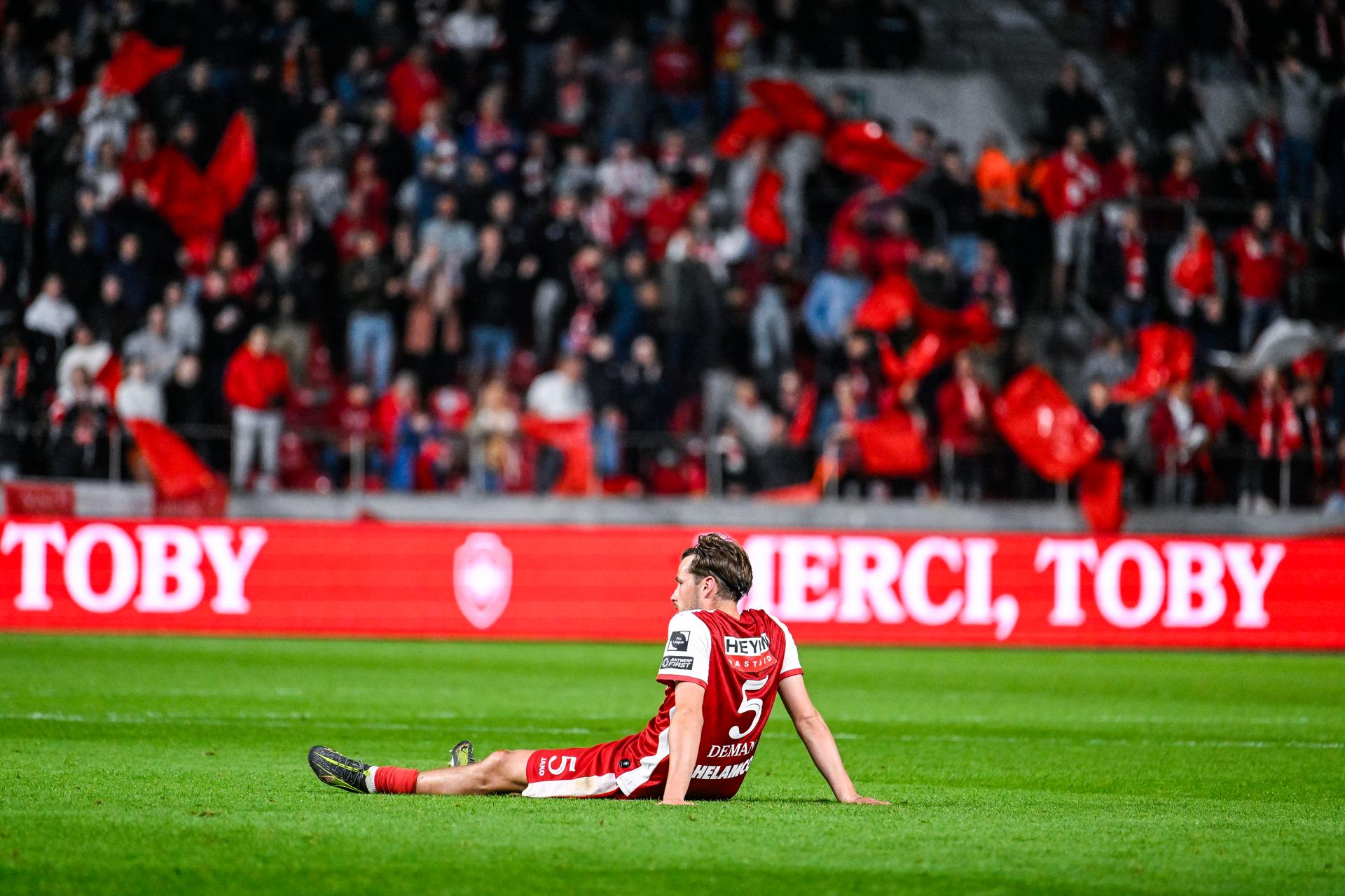 Antwerp's Olivier Deman looks dejected after losing a soccer match between Royal Antwerp FC and Union Saint-Gilloise, Saturday 17 May 2025 in Brussels, on day 9 (out of 10) of the Champions' Play-offs of the 2024-2025 'Jupiler Pro League' first division of the Belgian championship. BELGA PHOTO TOM GOYVAERTS