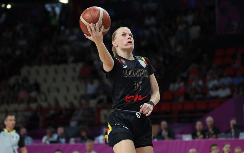 Belgium's Julie Vanloo fights for the ball during a basketball match between Spain and Belgian national team 'the Belgian Cats' on Sunday 29 June 2025 in Piraeus, Greece, the final of the FIBA Women's EuroBasket 2025. BELGA PHOTO VIRGINIE LEFOUR