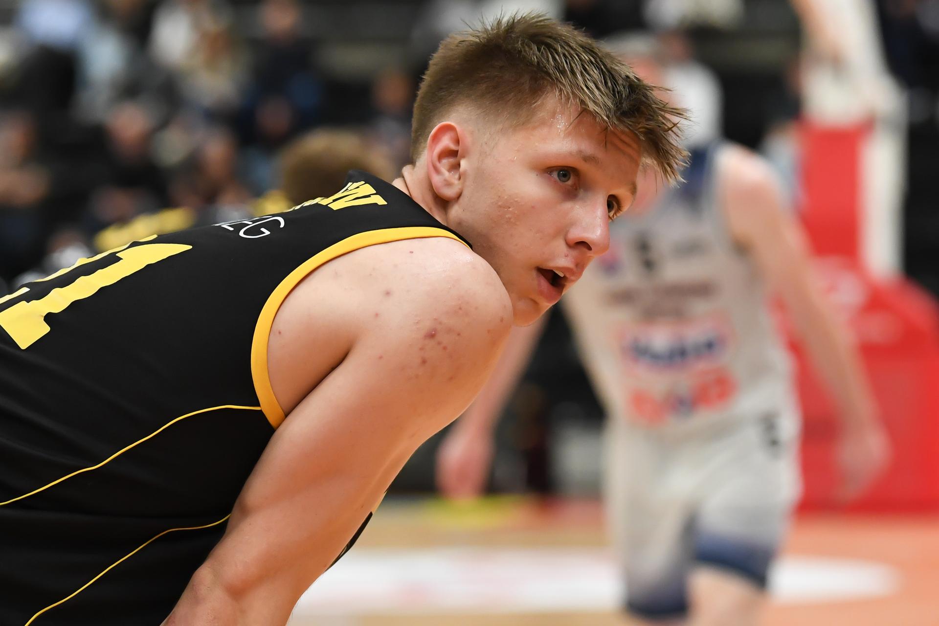 Oostende's Noah Meeusen pictured during a basketball match between Limburg United and BC Oostende, Friday 11 April 2025 in Hasselt, on day 32 of the 'BNXT League' first division basket championship. BELGA PHOTO JILL DELSAUX