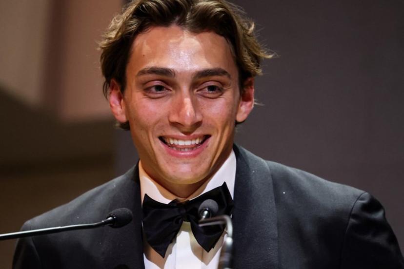 Sweden's world pole vault champion Armand Duplantis delivers a speech on stage after receiving the Men's World athlete of the year award during the World Athletics Awards 2025 in Monaco, on November 30, 2025.  Valery HACHE / AFP