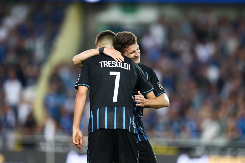 Club's Nicolo Tresoldi and Club's Christos Tzolis celebrate after winning a soccer game between Belgian soccer team Club Brugge and Austrian team FC Salzburg, on Tuesday 12 August 2025 in Brugge, the second leg of the third qualifying round for the UEFA Champions League competition. BELGA PHOTO BRUNO FAHY