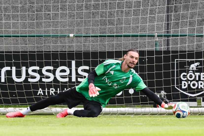 Belgium's goalkeeper Maarten Vandevoordt pictured during a training session of Belgian national soccer team Red Devils, in Brussels, on Friday 05 June 2026. The Red Devils are playing a friendly game against Tunisia tomorrow, part of the preparations for the 2026 FIFA World Cup. BELGA PHOTO BRUNO FAHY