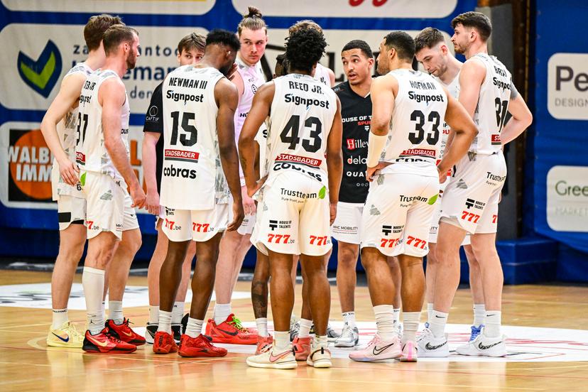 House of Talents Spurs Kortrijk players look dejected after losing a basketball match between Kangoeroes Mechelen and House of Talents Spurs Kortrijk, Wednesday 02 April 2025 in Mechelen, on day 30 of the 'BNXT League' Belgian/ Dutch first division basket championship. BELGA PHOTO TOM GOYVAERTS