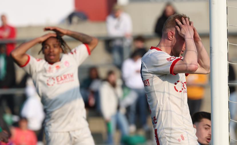 Kortrijk's Jellert Van Landschoot looks dejected during a soccer game between Royal Francs Borains and KV Kortrijk, Saturday 21 March 2026 in Boussu, on day 31 of the 2025-2026 'Challenger Pro League' 1B second division of the Belgian championship. BELGA PHOTO VIRGINIE LEFOUR