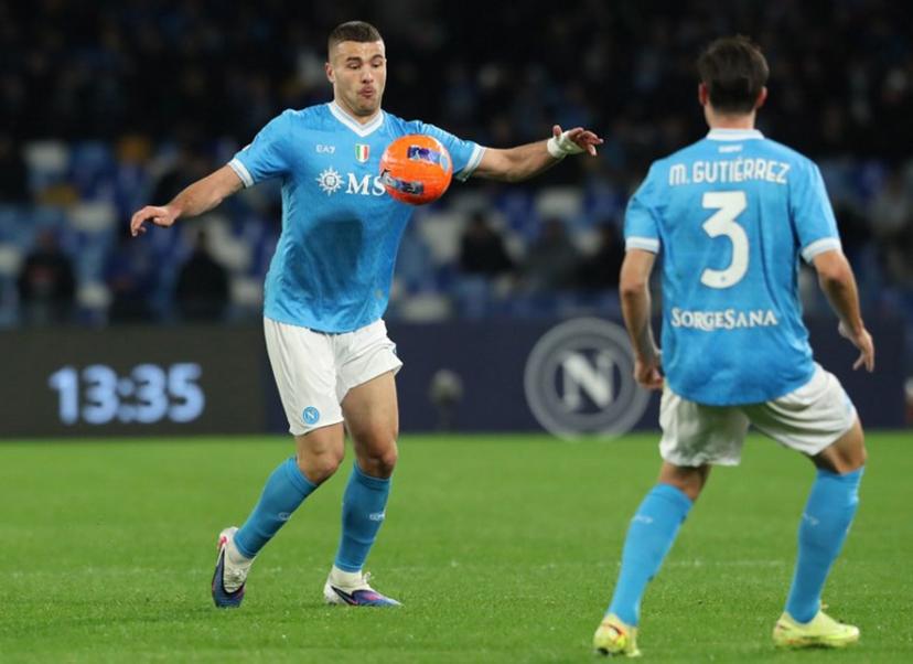 Napoli's Italian defender #04 Alessandro Buongiorno controls the ball during the Italian Serie A football match between Napoli and Hellas Verona at the Diego Armando Maradona stadium in Naples on January 7, 2026.  Carlo Hermann / AFP