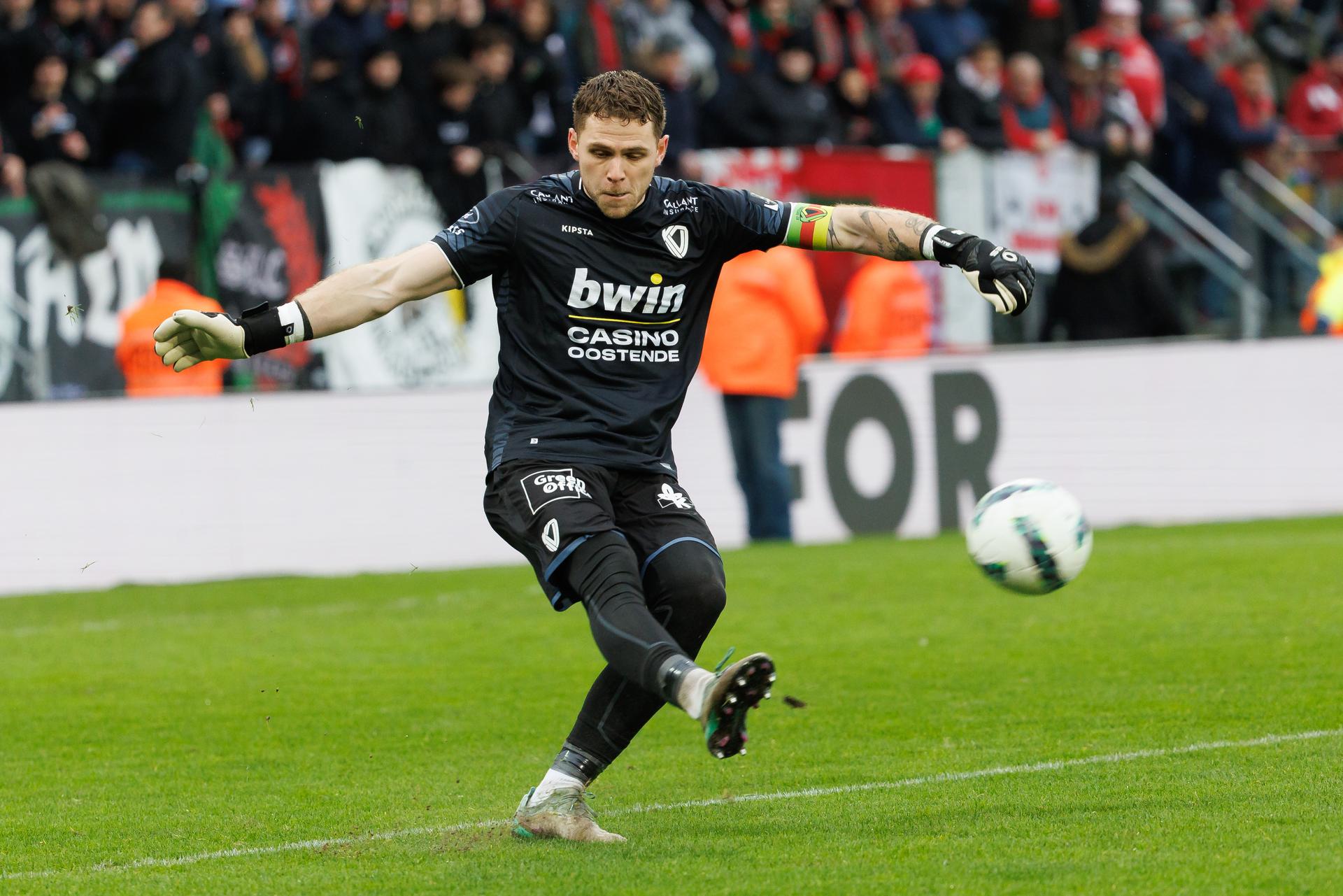 Oostende's goalkeeper Liam Bossin pictured in action during a soccer match between KV Oostende and SV Zulte Waregem, Sunday 14 January 2024 in Oostende, on day 17 of the 2023-2024 'Challenger Pro League' second division of the Belgian championship. BELGA PHOTO KURT DESPLENTER