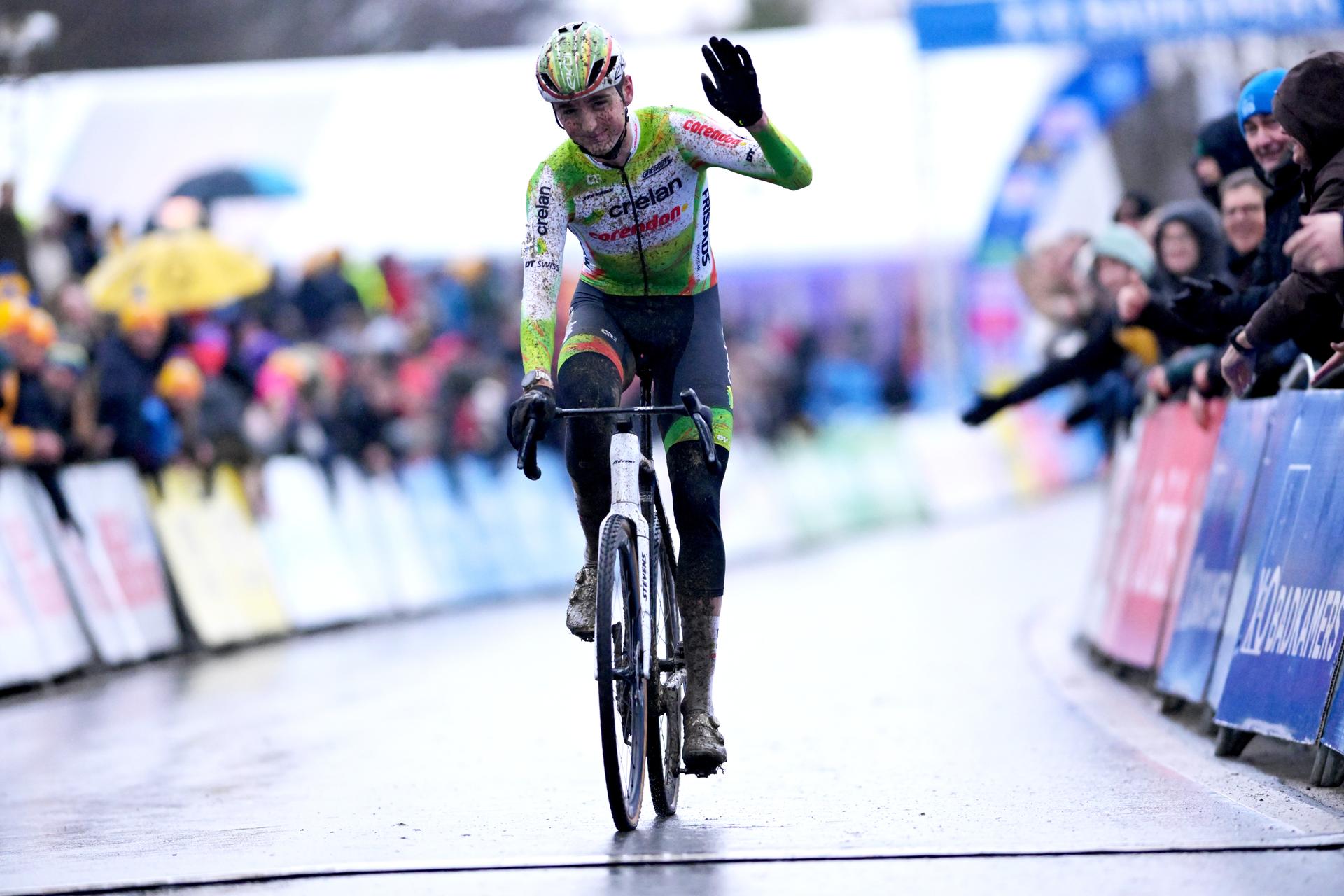 Belgian Emiel Verstrynge celebrates as he crosses the finish line as second in the men's elite race of the 'GP Sven Nys' cyclocross cycling event on Thursday 01 January 2026 in Baal, stage 6/8 in the X2O Badkamers 'Trofee Veldrijden' competition. BELGA PHOTO DAVID PINTENS