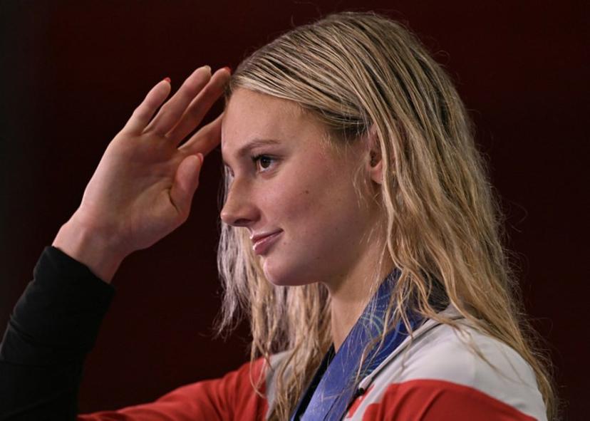 Canada's swimmer Summer McIntosh speaks to the press after the swimming event during the 2025 World Aquatics Championships in Singapore on August 3, 2025.  Oli SCARFF / AFP