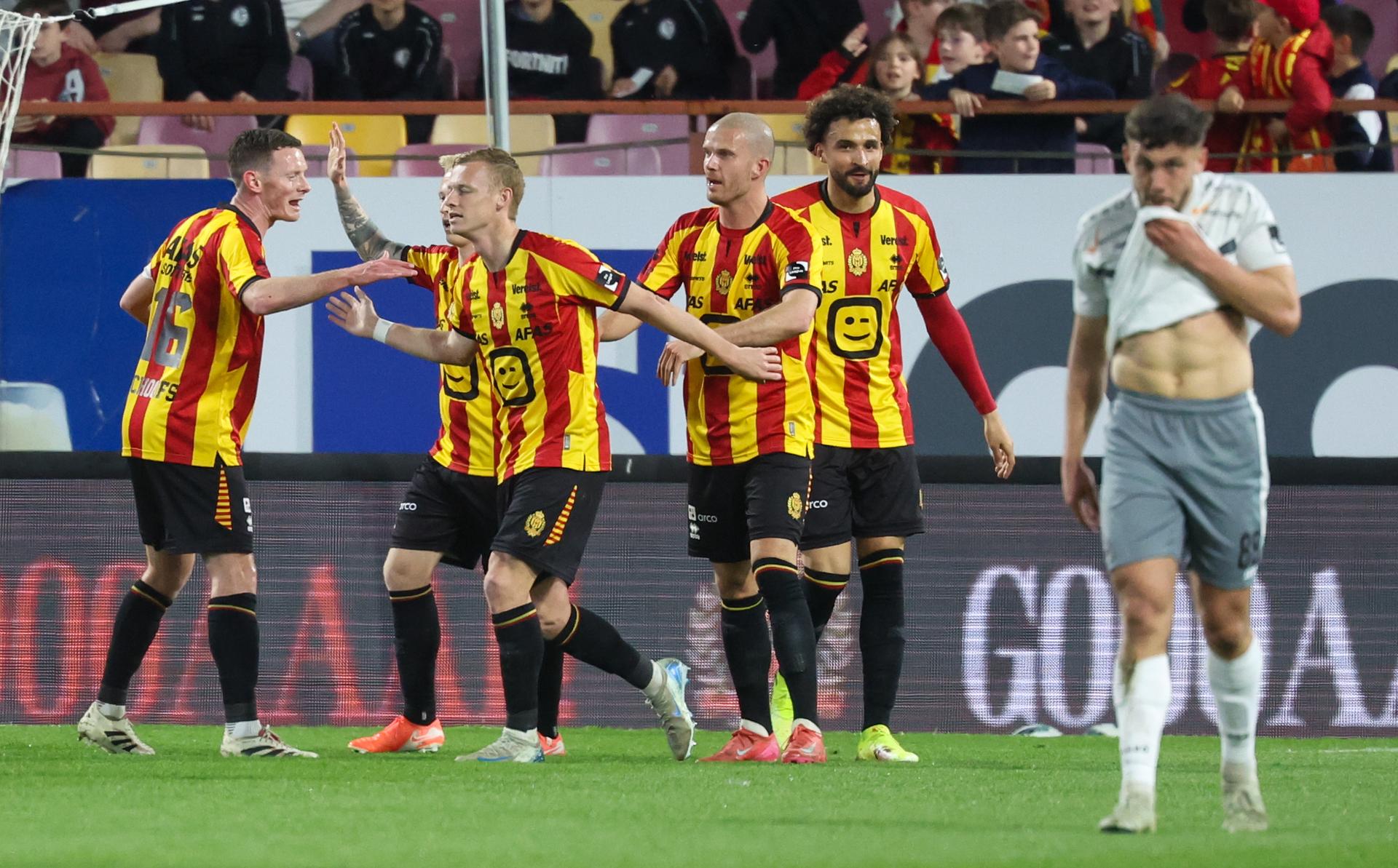 Mechelen's Nikola Storm celebrates after scoring during a soccer match between KV Mechelen and FCV Dender EH, Friday 04 April 2025 in Mechelen, on day 2 (out of 10) of the Europe Play-offs of the 2024-2025 'Jupiler Pro League' first division of the Belgian championship. BELGA PHOTO VIRGINIE LEFOUR