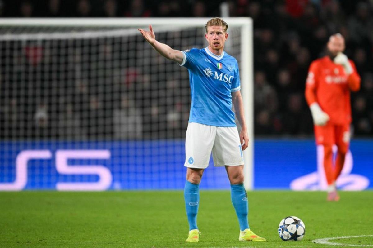 Napoli's Belgian midfielder #11 Kevin De Bruyne gestures during the UEFA Champions League, league phase football match between PSV Eindhoven and Napoli at the Philips Stadium, in Eindhoven, on October 21, 2025.  NICOLAS TUCAT / AFP