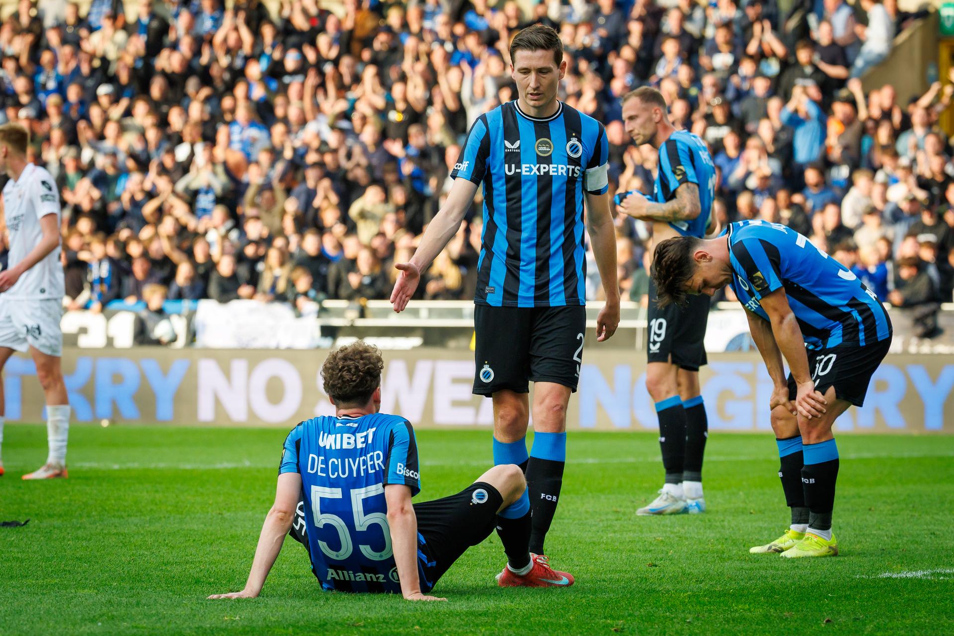 Club's players look dejected after a soccer match between Club Brugge and Antwerp FC, Sunday 25 May 2025 in Brugge, on day 10 (out of 10) of the Champions' Play-offs of the 2024-2025 'Jupiler Pro League' first division of the Belgian championship. BELGA PHOTO KURT DESPLENTER