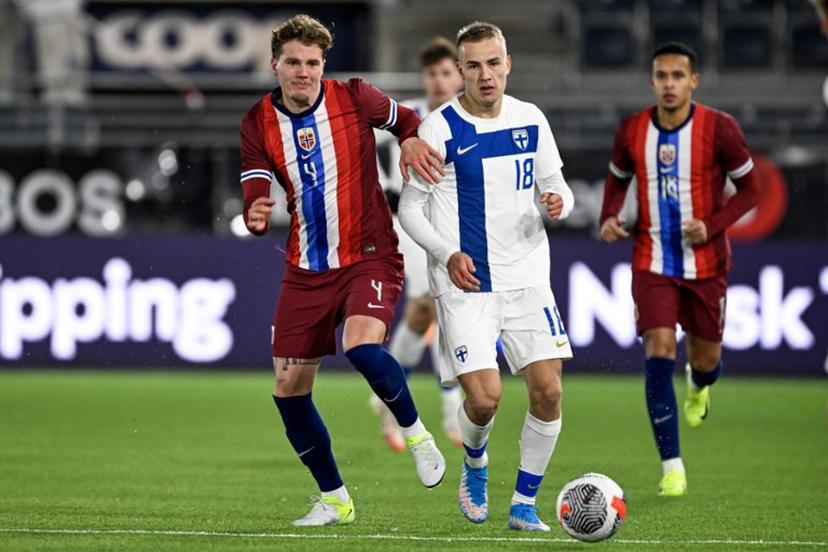 Norway's Leo Fuhr Hjelde and Finland's Topi Keskinen vie for the ball during the U21 European Championship qualifier match in men's football between Norway and Finland at SR-Bank in Stavanger, Norway on November 19, 2024.  Carina Johansen / NTB / AFP