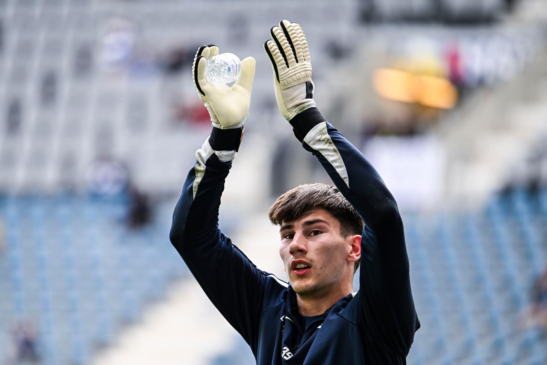 Genk's goalkeeper Mike Penders pictured before a soccer match between KAA Gent and KRC Genk, Sunday 18 May 2025 in Gent, on day 9 (out of 10) of the Champions' Play-offs of the 2024-2025 'Jupiler Pro League' first division of the Belgian championship. BELGA PHOTO TOM GOYVAERTS