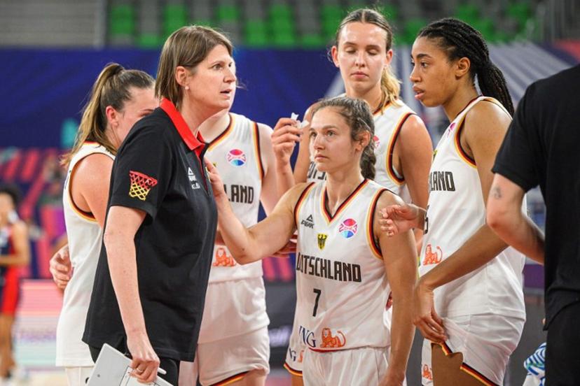 Germany's coach Lisa Thomaidis (L) gives instructions to her players during the FIBA Women's Eurobasket 2023 Group C match between Germany and France at the Arena Stozice in Ljubljana, on June 15, 2023.  Jure Makovec / AFP