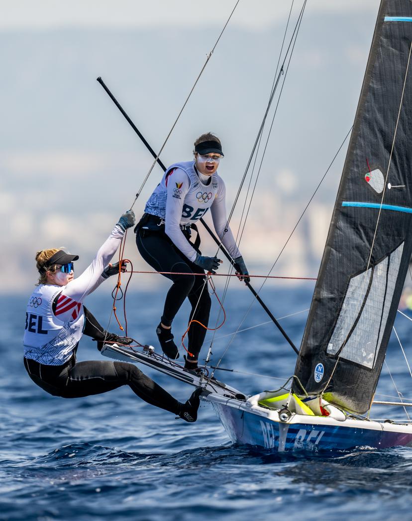 240728 Isaura Maenhaut and Anouk Geurts of Belgium compete in women's skiff - 49er FX sailing during day 2 of the Paris 2024 Olympic Games on July 27, 2024 in Marseille.  Photo: Petter Arvidson / BILDBYRÅN / kod PA / PA0850 bbeng segling Sailing olympic games olympics os ol olympiska spel olympiske leker paris 2024 paris-os paris-ol sverige sweden dam