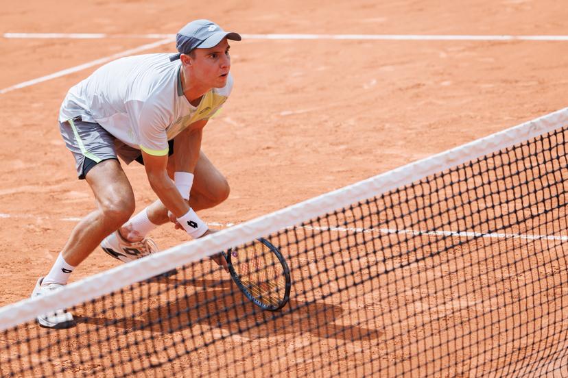 Belgian Joran Vliegen pictured in action during a doubles tennis match between Belgian-Uruguayan pair Vliegen - Behar and Monegasque-French pair Nys - Roger-Vasselin, in the first round of the men's doubles at the Roland Garros Grand Slam tennis tournament, Thursday 29 May 2025 in Paris, France. The 2025 edition of Roland Garros takes place from May 24th to June 8th 2025. BELGA PHOTO BENOIT DOPPAGNE
