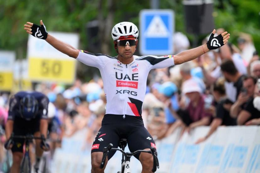 UAE Team Emirates-XRG's Ecuadorian rider Jhonatan Narvaez celebrates crossing the finish line to win in the third stage, 157,4 km from Bad Ragaz to Bad Ragaz, of the Men's Tour of Switzerland (Tour de Suisse) cycling race in Bad Ragaz on June 19, 2026.  HAROLD CUNNINGHAM / AFP