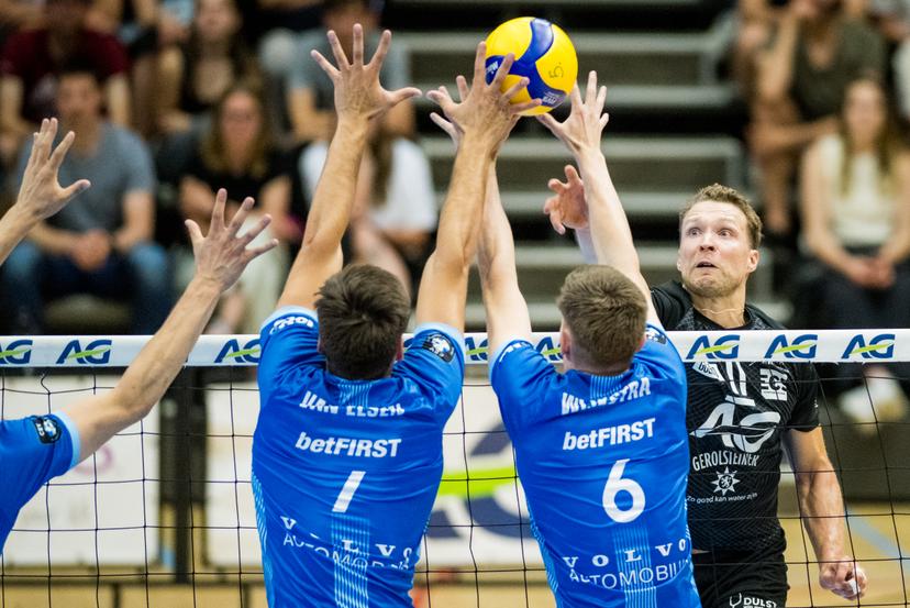 Roeselare's Lennert Van Elsen, Roeselare's Jasper Wijkstra and Leuven's Simon Peeters pictured in action during the match between Haasrode Leuven and Roeselare, a Play-off Final (4th game, best-of-5) game in the Lotto Volley League Men, Tuesday 13 May 2025 in Leuven. BELGA PHOTO JASPER JACOBS