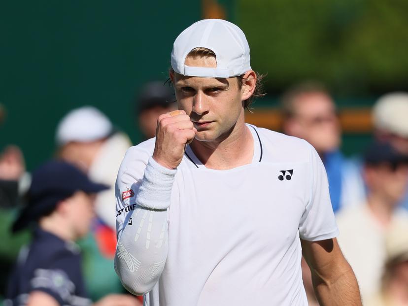 Belgian Zizou Bergs pictured reacts during a tennis match between Belgian Bergs and British Fery, in the third round of the Men's singles at the Wimbledon grand slam tennis tournament in London, Britain, Saturday 04 July 2026.  BELGA PHOTO BENOIT DOPPAGNE