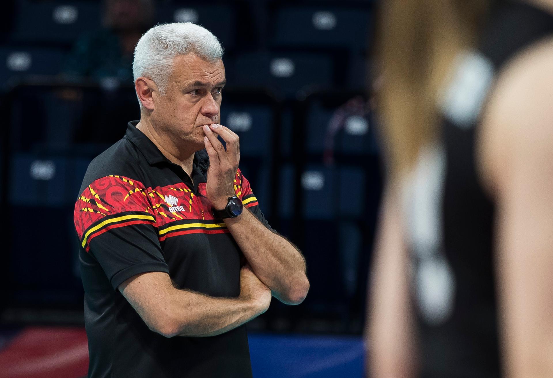 Belgium's head coach Gert Vande Broek pictured during the match between Belgium and Italy, in the 1/8 finals of the Women's European Championships, in Belgrade, Serbia, Monday 30 August 2021. BELGA PHOTO NIKOLA KRSTIC