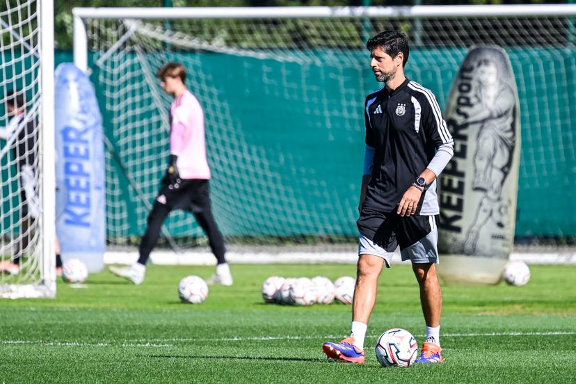 Anderlecht's head coach Vitor Bruno pictured during a training session of Belgian RSC Anderlecht, Wednesday 29 July in Brussels, in preparations of the second leg of the second qualifying round for the UEFA Europa League against Swedish Hammarby IF. BELGA PHOTO TOM GOYVAERTS