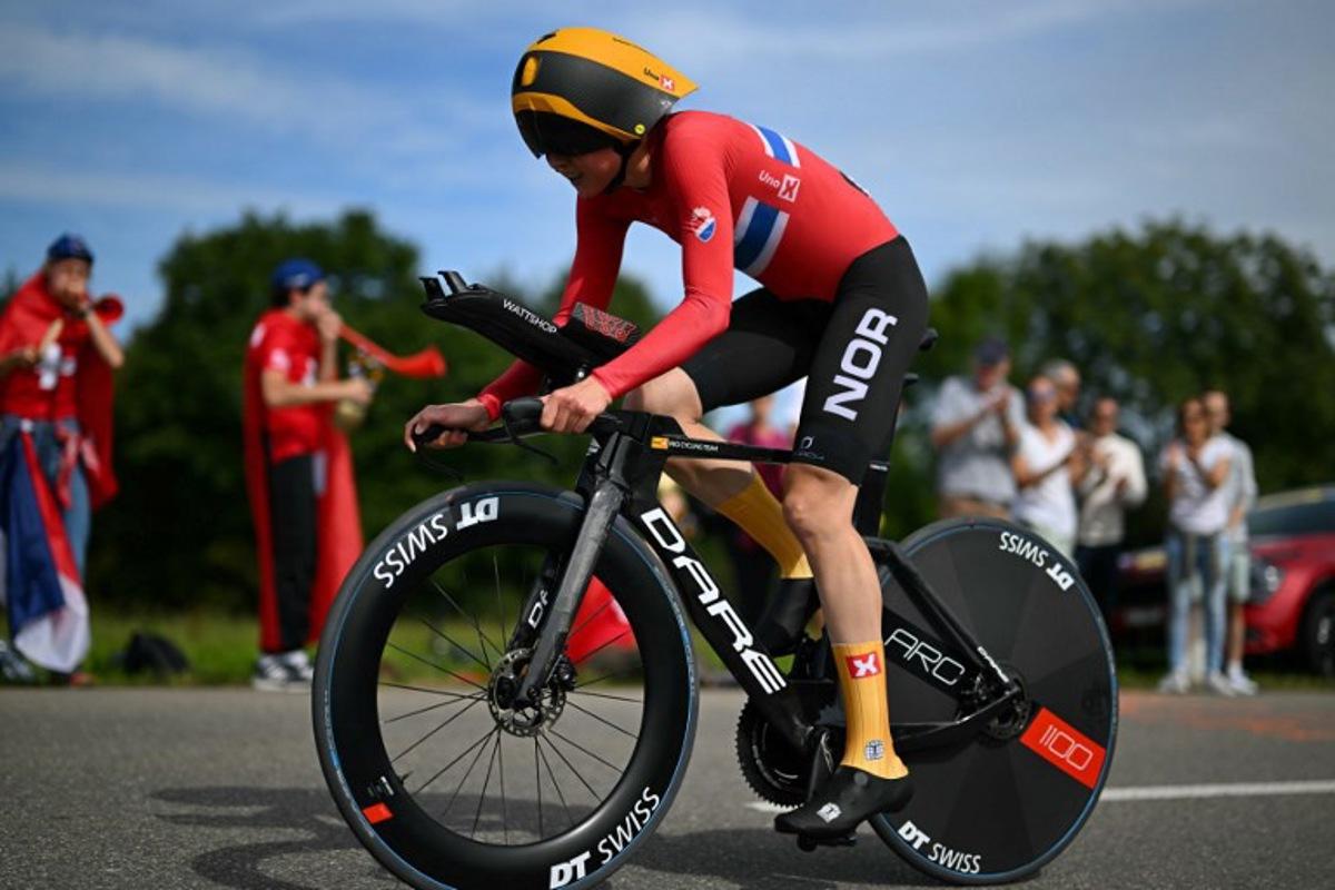 Norway's Mie Bjorndal Ottestad competes in the women's Elite Individual Time Trial cycling event, 29,9km from Gossau to Zurich, during the UCI 2024 Road World Championships, near Meilen, on September 22, 2024.  Fabrice COFFRINI / AFP
