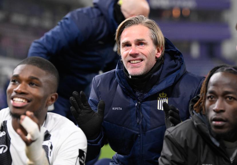 Charleroi's interim head coach Hans Cornelis celebrates after winning during a soccer match between RSC Anderlecht and Sporting Charleroi, Friday 26 December 2025 in Brussels, on day 20 of the 2025-2026 'Jupiler Pro League' first division of the Belgian championship. BELGA PHOTO JOHN THYS