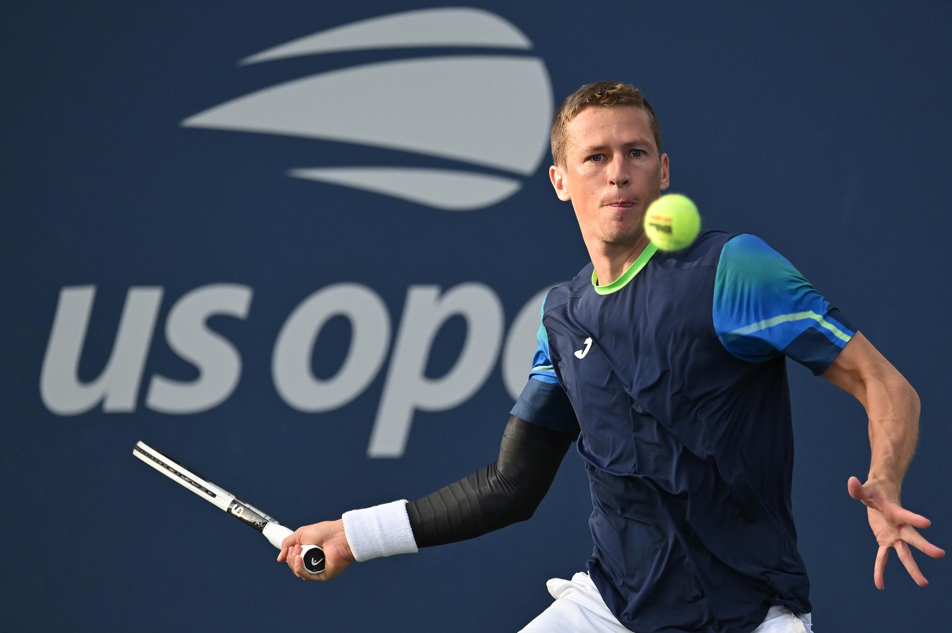 Belgian Kimmer Coppejans pictured in action during a tennis match against Argentine Barrena, in the first round of the qualifications for the men's singles of 2025 US Open Grand Slam tennis tournament in New York City, USA, Tuesday 19 August 2025. Coppejans won 6-4, 7-6, 6-3. BELGA PHOTO TONY BEHAR