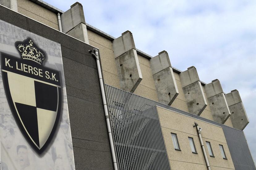 20071116 - LIERSE, BELGIUM: Illustration shows the logo of Lierse soccer club outside the stadium, Friday 16 November 2007, in Lierse. The Egyptian club Wadi Degla will invest in Lierse.  BELGA PHOTO DIRK WAEM