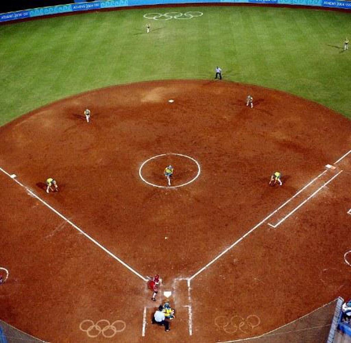 General view of the preliminary round softball game between Australia and Canada, 19 August 2004, at the softball stadium in the Helliniko Sport Complex, during the 2004 Olympic Games.  AFP PHOTO / OMAR TORRES