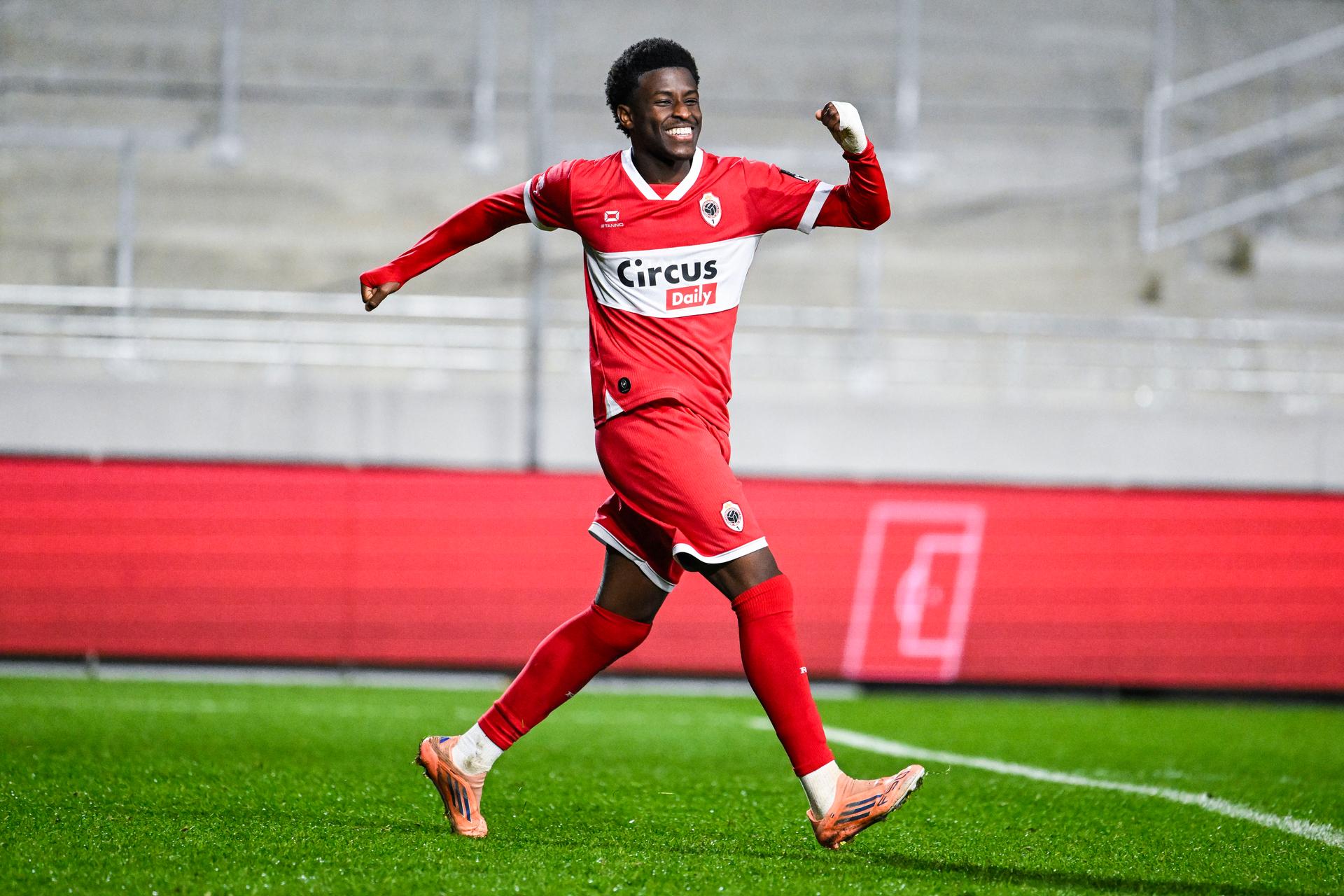 Antwerp's Isaac Babadi celebrates after scoring a penalty during a soccer game between Royal Antwerp FC and Sint-Truidense V.V., in the 1/8 final of the Croky Cup Belgian cup, Wednesday 03 December 2025 in Antwerp. BELGA PHOTO TOM GOYVAERTS