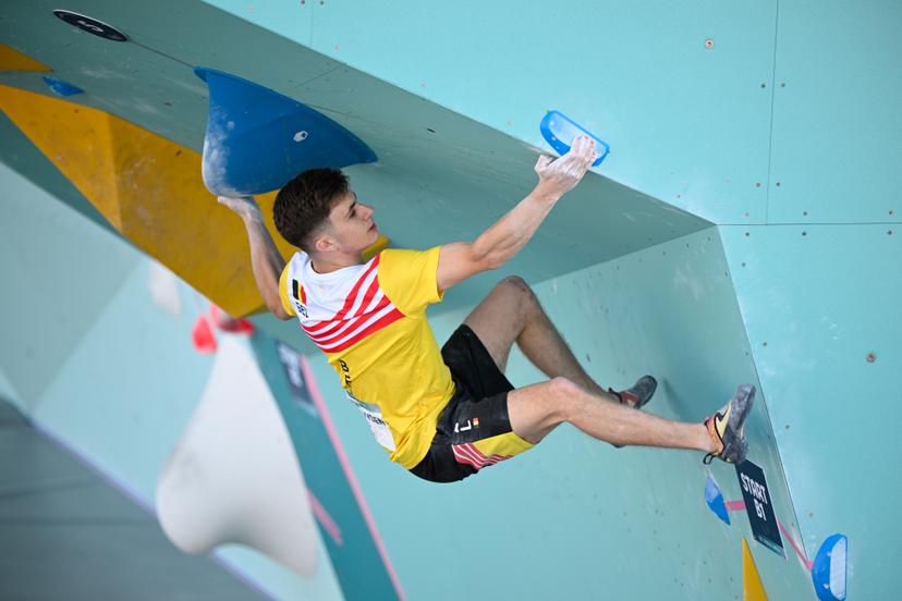 Belgian climber Hannes Van Duysen pictured in action during the men's Boulder semi-final of the sport climbing event at the Paris 2024 Olympic Games, on Monday 05 August 2024 in Paris, France. The Games of the XXXIII Olympiad are taking place in Paris from 26 July to 11 August. The Belgian delegation counts 165 athletes competing in 21 sports. BELGA PHOTO JASPER JACOBS