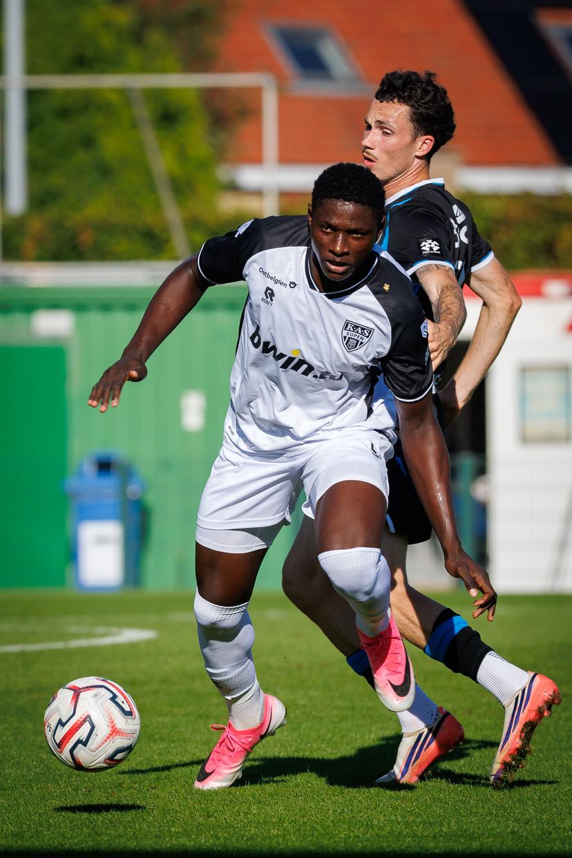 Club's Milan Robberechts and Eupen's Precious Michael fight for the ball during a soccer match between Club NXT and KAS Eupen, Saturday 5 September 2026 in Brugge, on day 4 of the 2026-2027 'Challenger Pro League' 1B second division of the Belgian championship. BELGA PHOTO KURT DESPLENTER